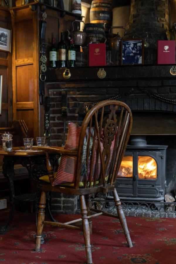 The Griffin Inn Fletching Екстериор снимка