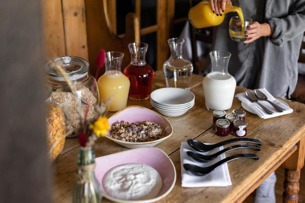 The Griffin Inn Fletching Екстериор снимка